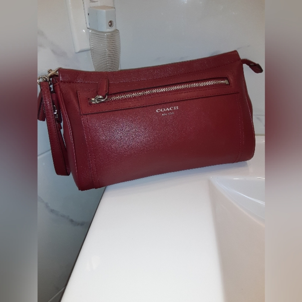 COACH RED LEATHER CLUTCH NWOT